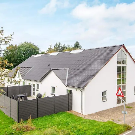 4 Star In Henne 亨讷斯特兰德