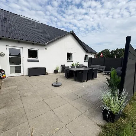 4 Star In Henne Holiday home *