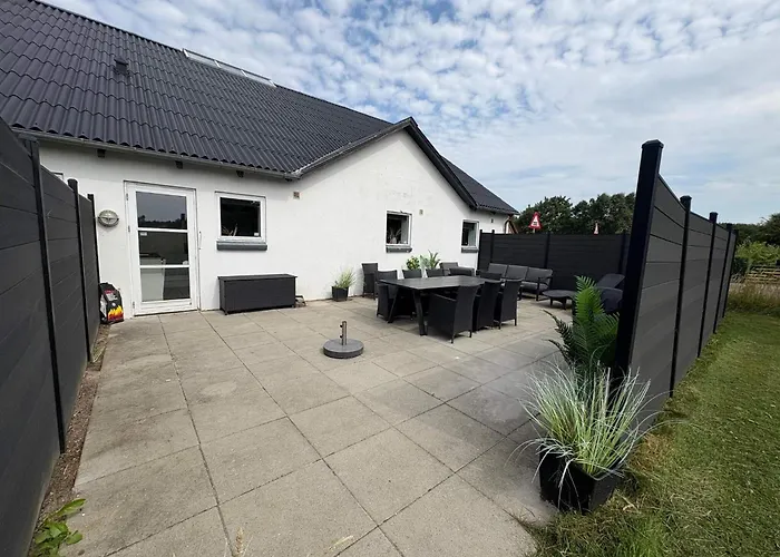 4 Star In Henne Holiday home *