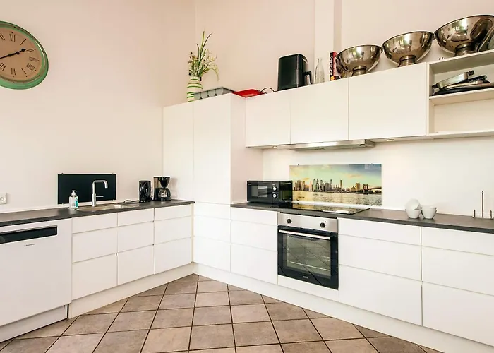 4 Star In Henne Holiday home Henne Strand